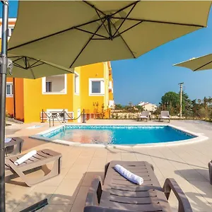 https://apartments-sun-premantura-52100.in-istria.net