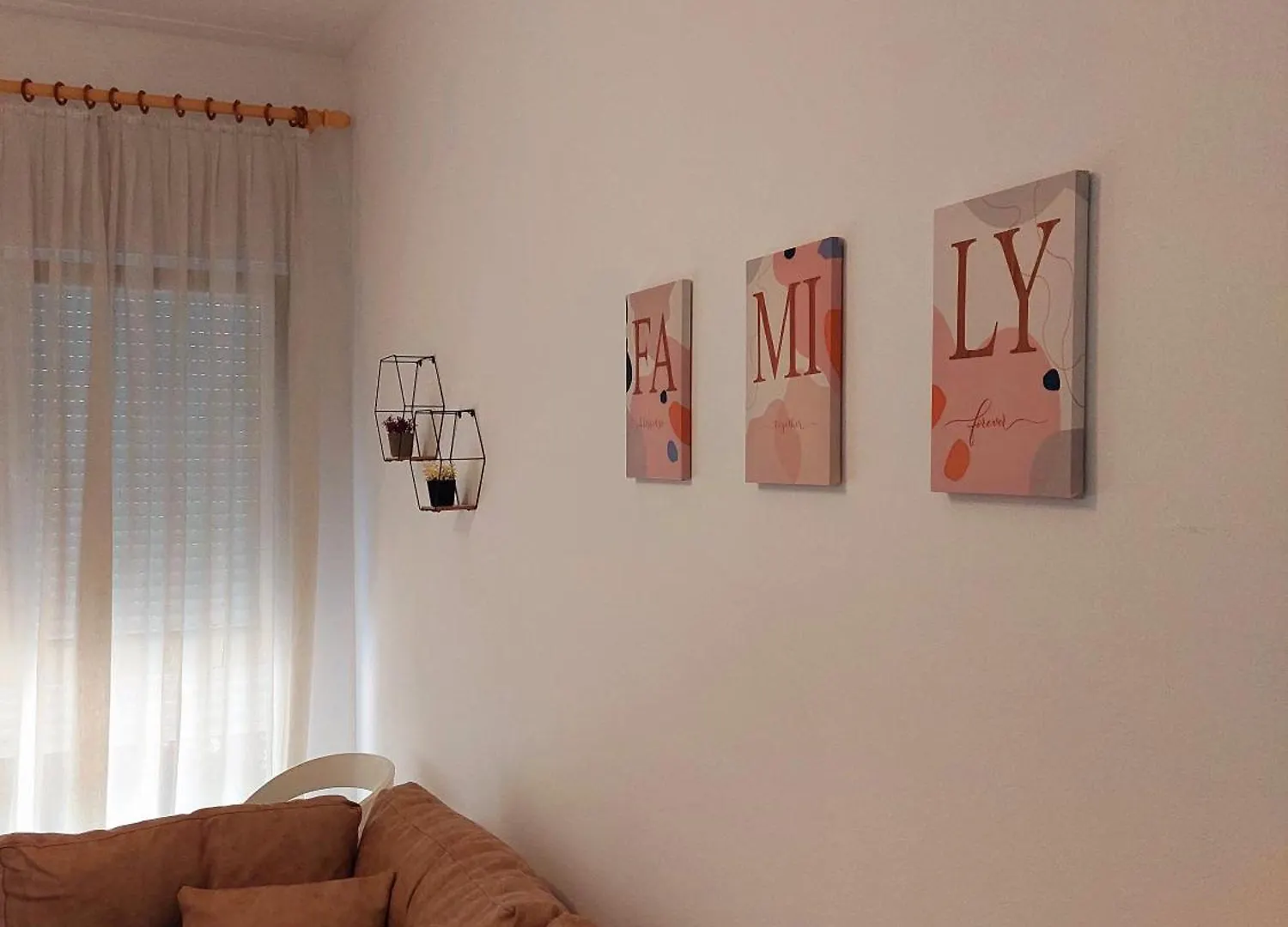 Gex Apartments Tirana 0*,  Albanien
